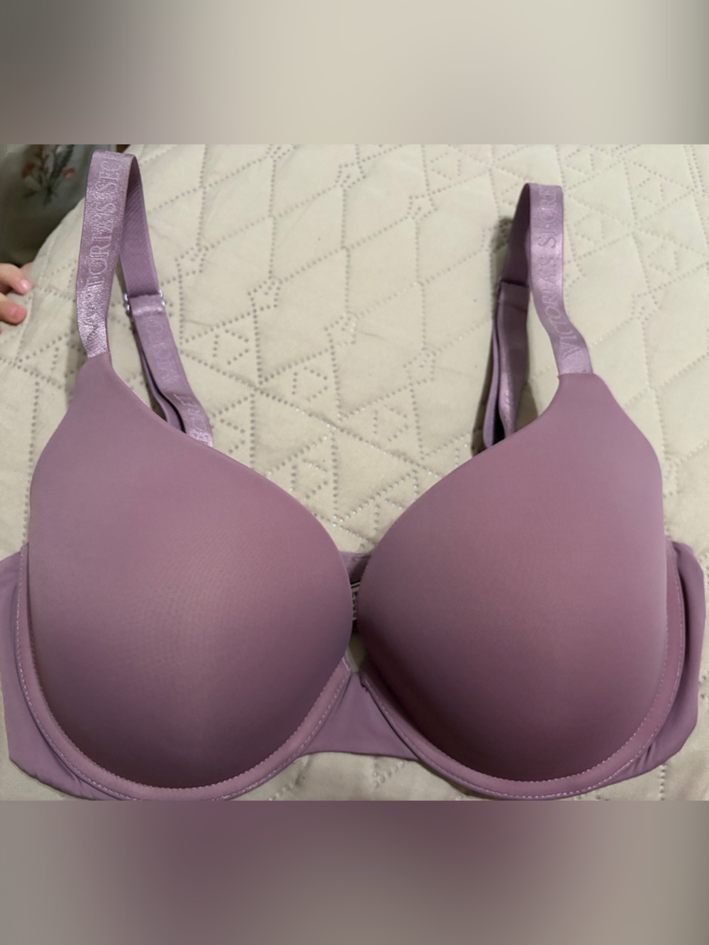 Victoria's Secret Lavender Molded T-Shirt Bra